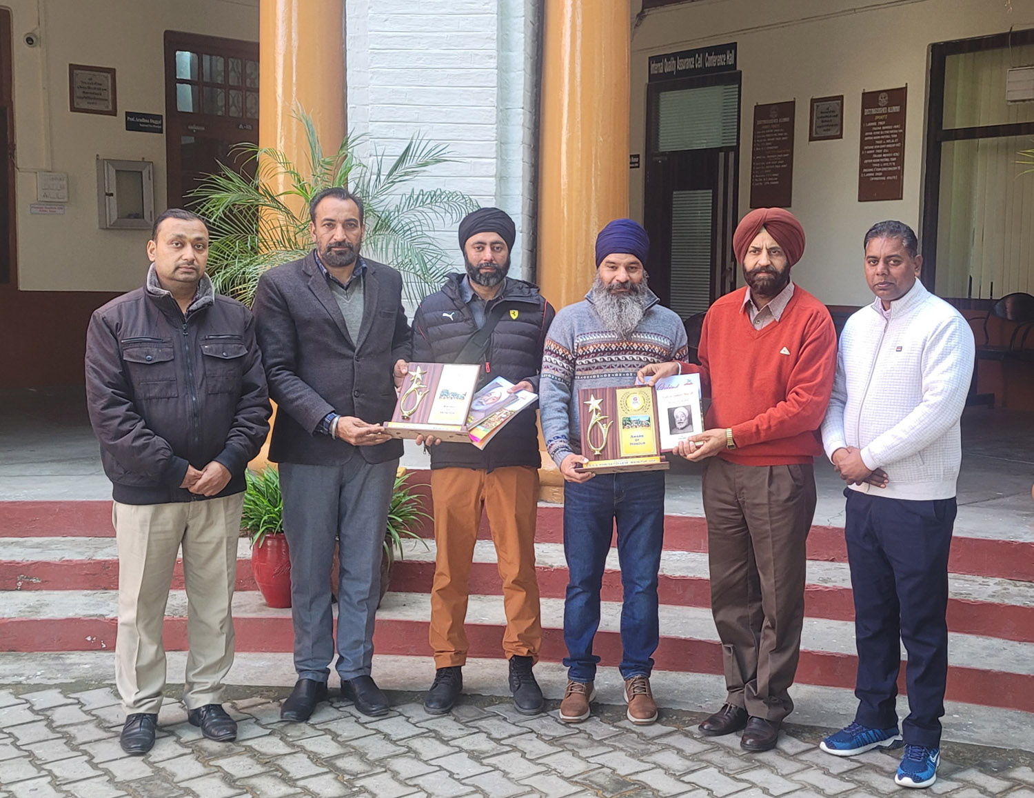 Khalsa College Mahilpur honoured old players and students